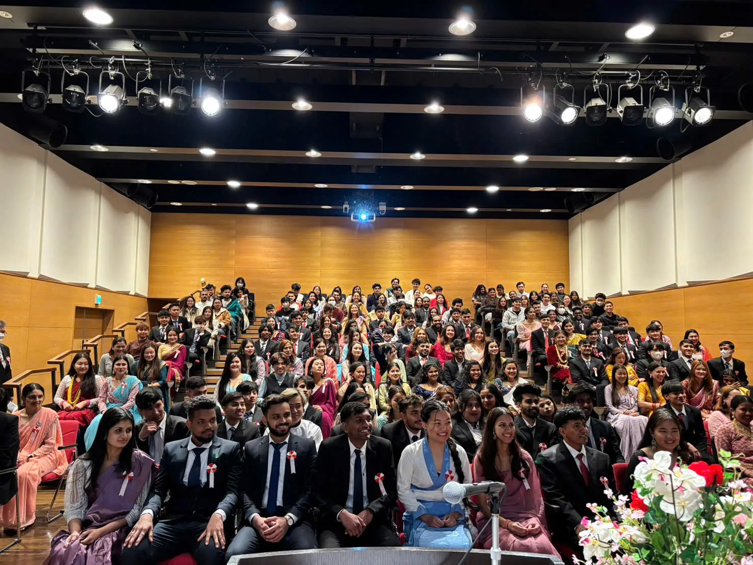 Học viên tham dự lễ khai giảng tại hội trường Học viện SAITAMA